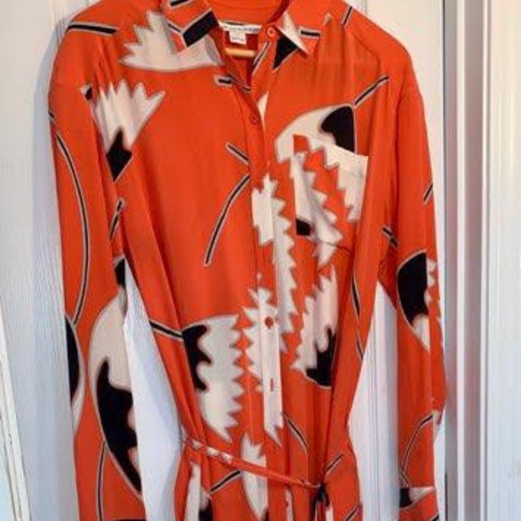 Diane Von Furstenberg Dresses & Skirts - Diane Von Furstenberg silk Dress Size 4